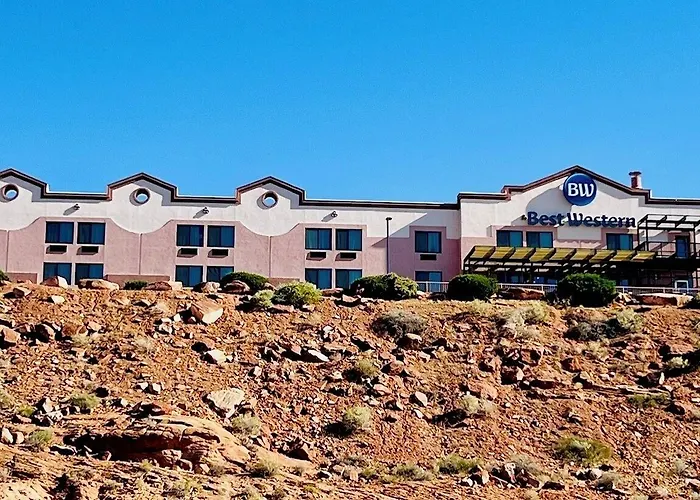 Western View Of Powell Hotel Page