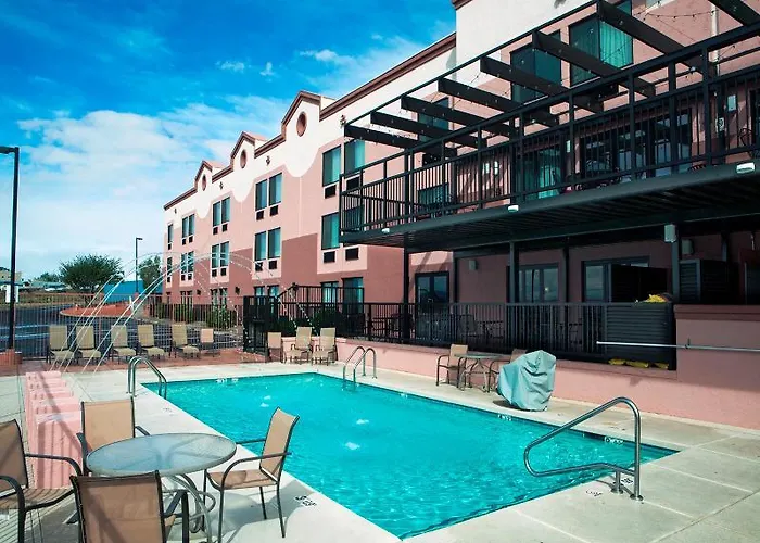 Western View Of Powell Hotel 3*
